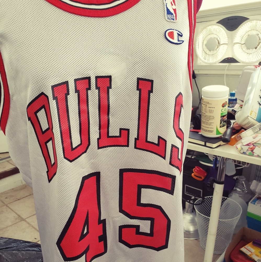 BULLS JORDAN 45 SPORTS JERSEY
